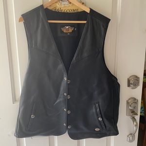 Vintage Harley Davidson leather men’s vest. XXL